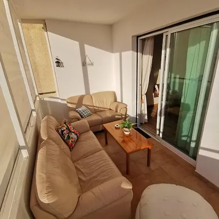 Must - Sea & Salt Panoramic View Apt * 라르나카